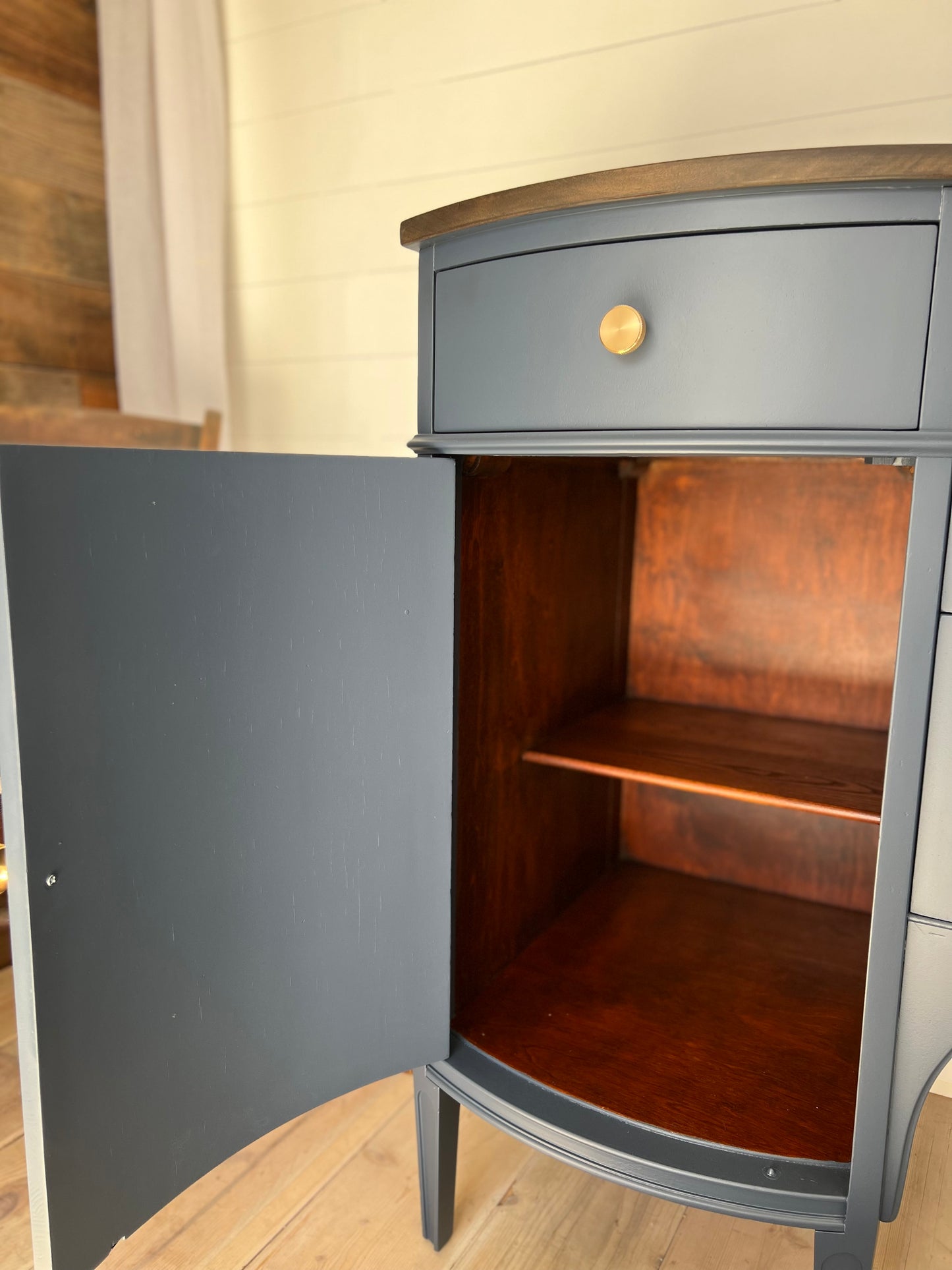 Buffet with 5 Drawers