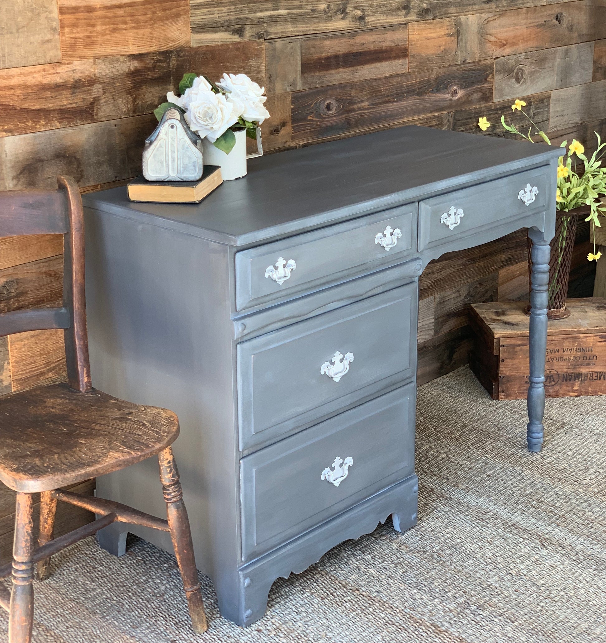 Vintage 4 Drawer Desk - Jo’s Vintage Werks