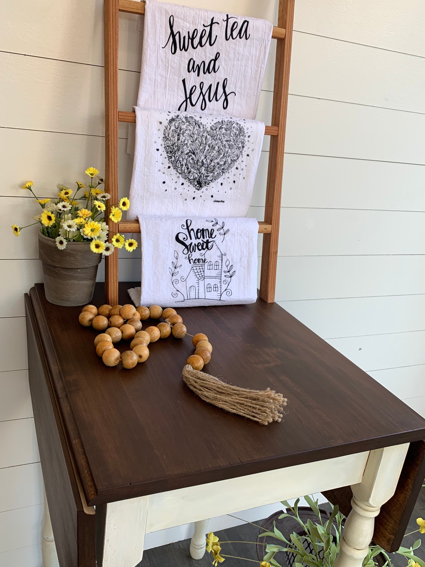 Farmhouse Accent Table - Jo’s Vintage Werks