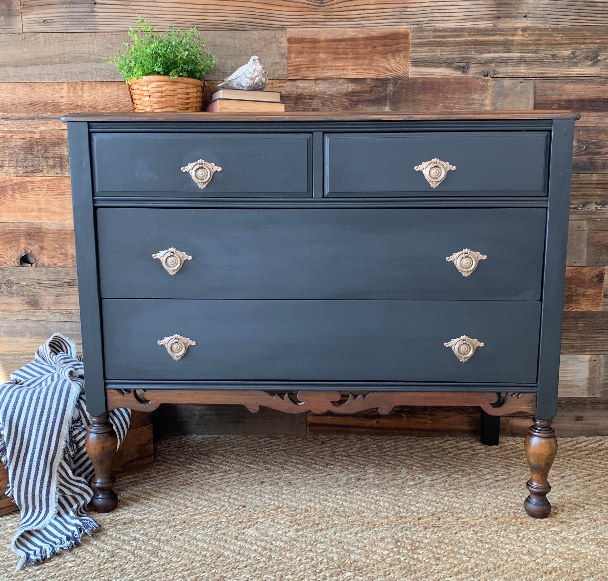 Vintage 4 Drawer Dresser - Jo’s Vintage Werks