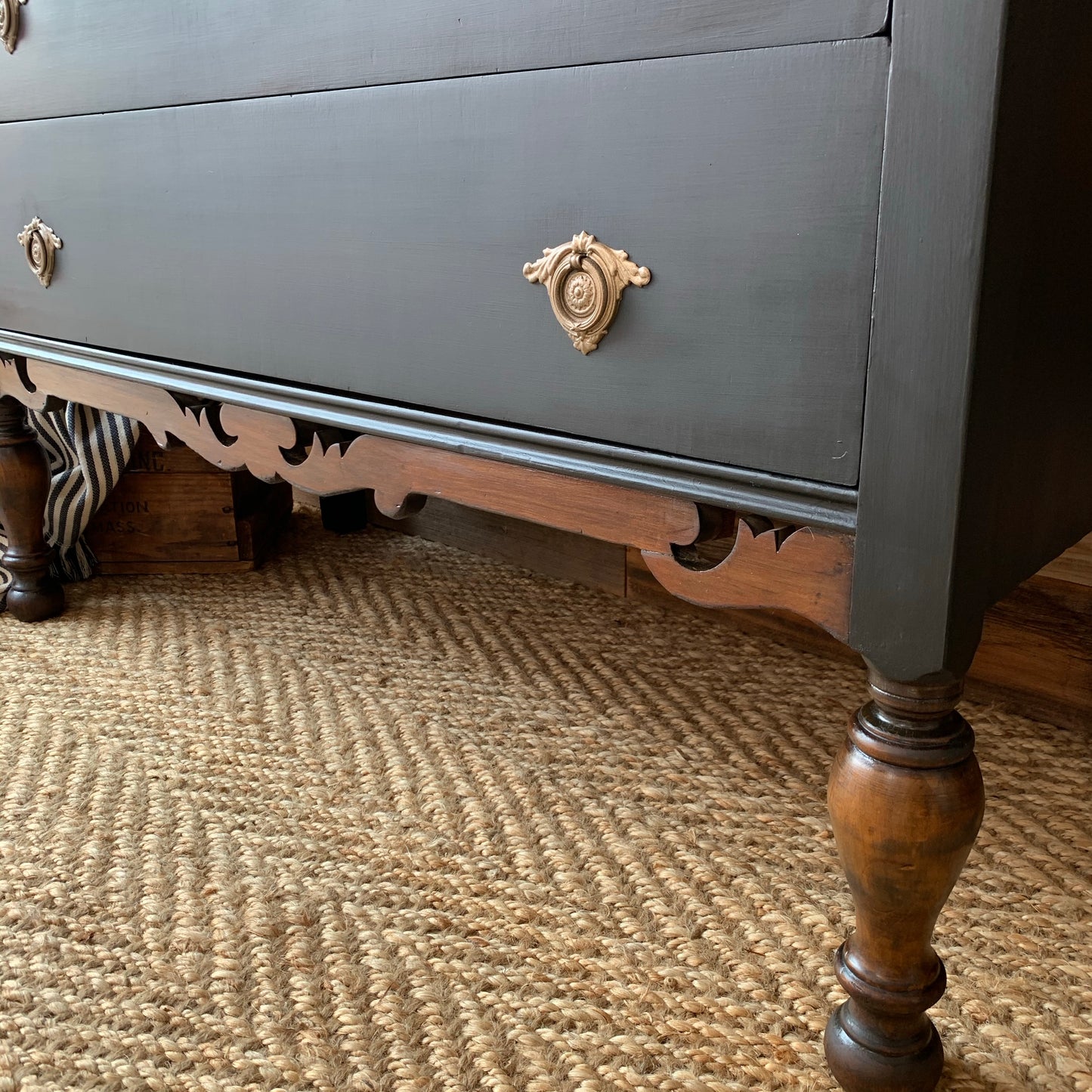 Vintage 4 Drawer Dresser - Jo’s Vintage Werks