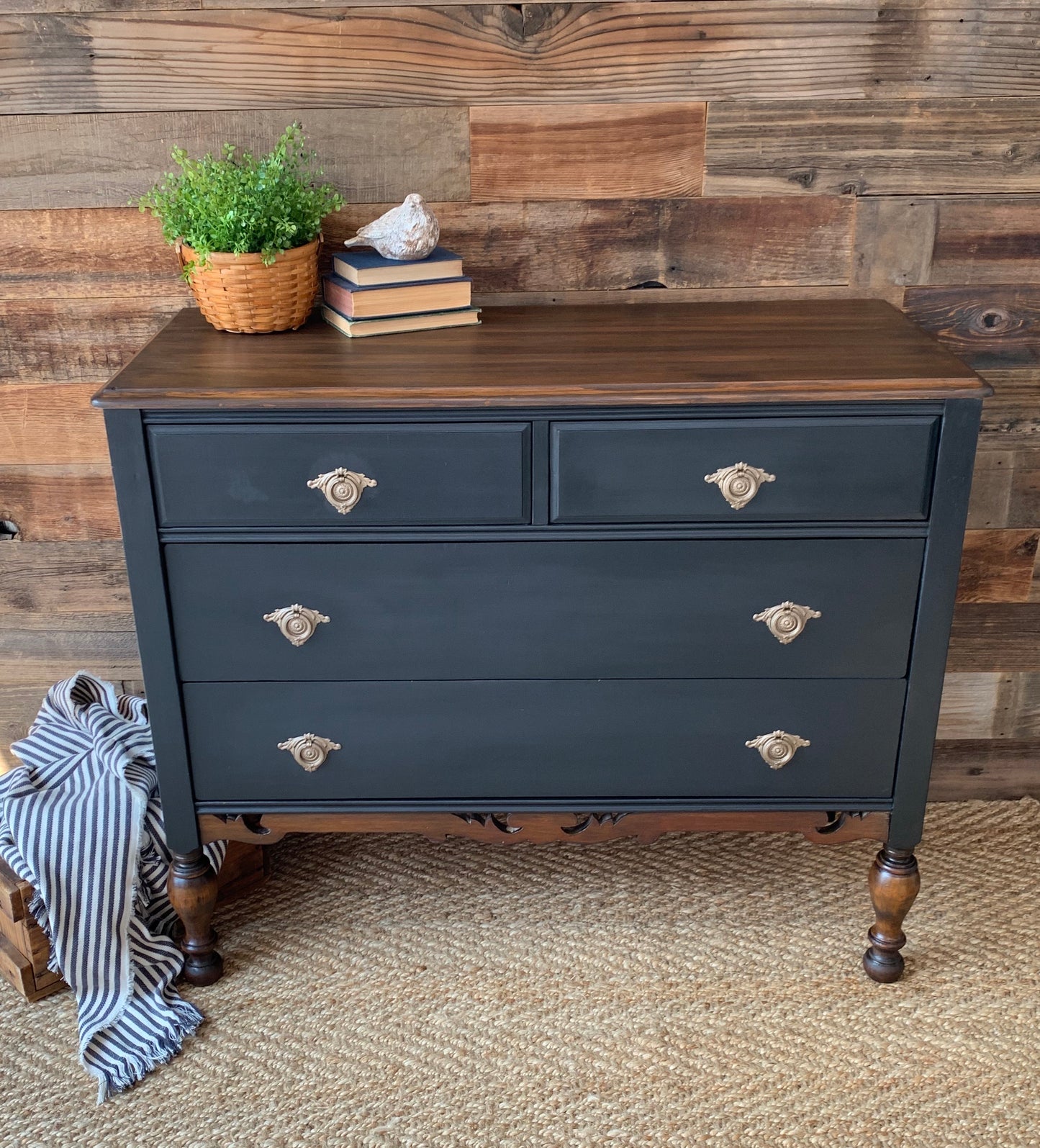 Vintage 4 Drawer Dresser - Jo’s Vintage Werks