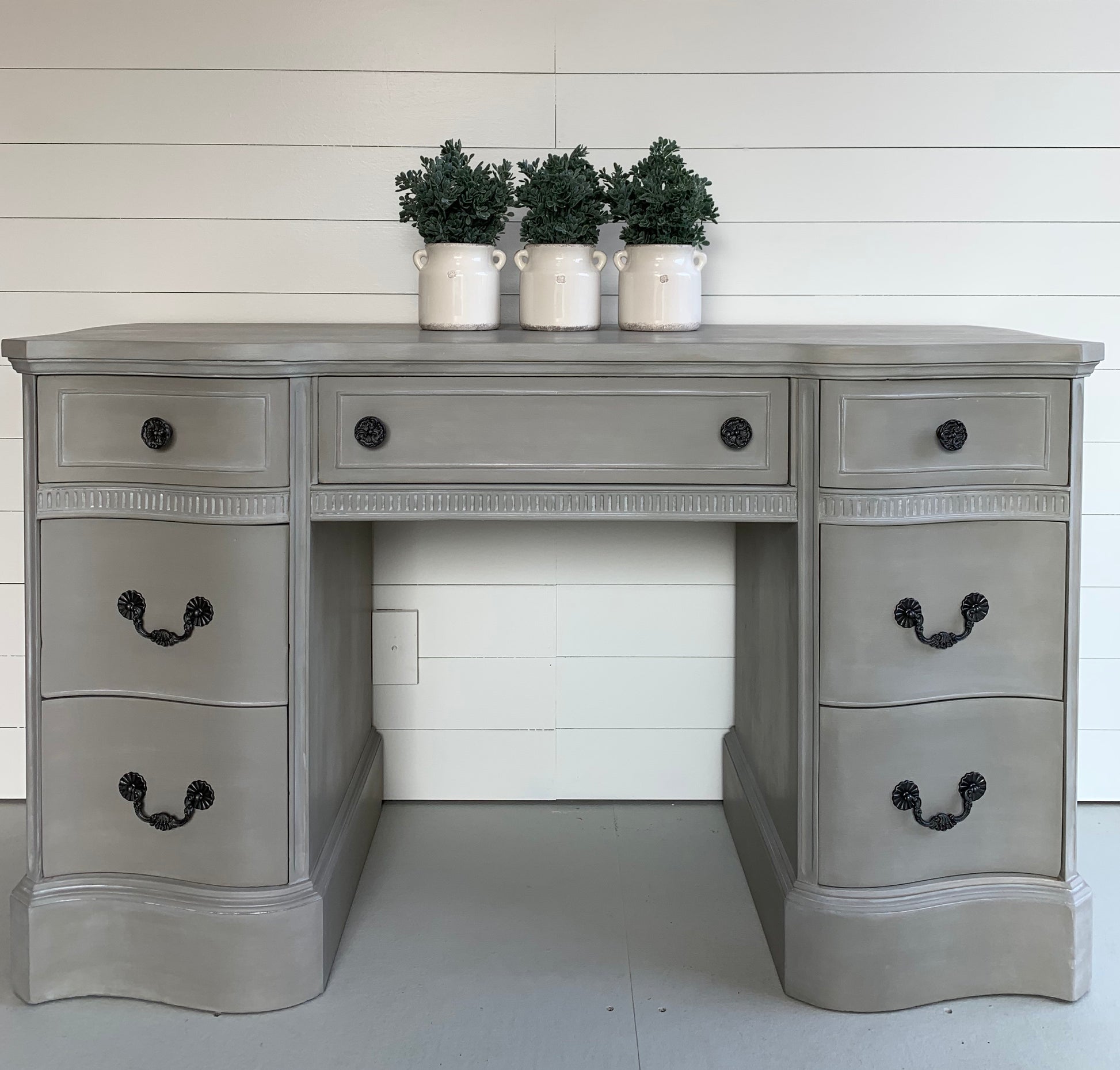 Vintage Desk with 7 Drawers - Jo’s Vintage Werks