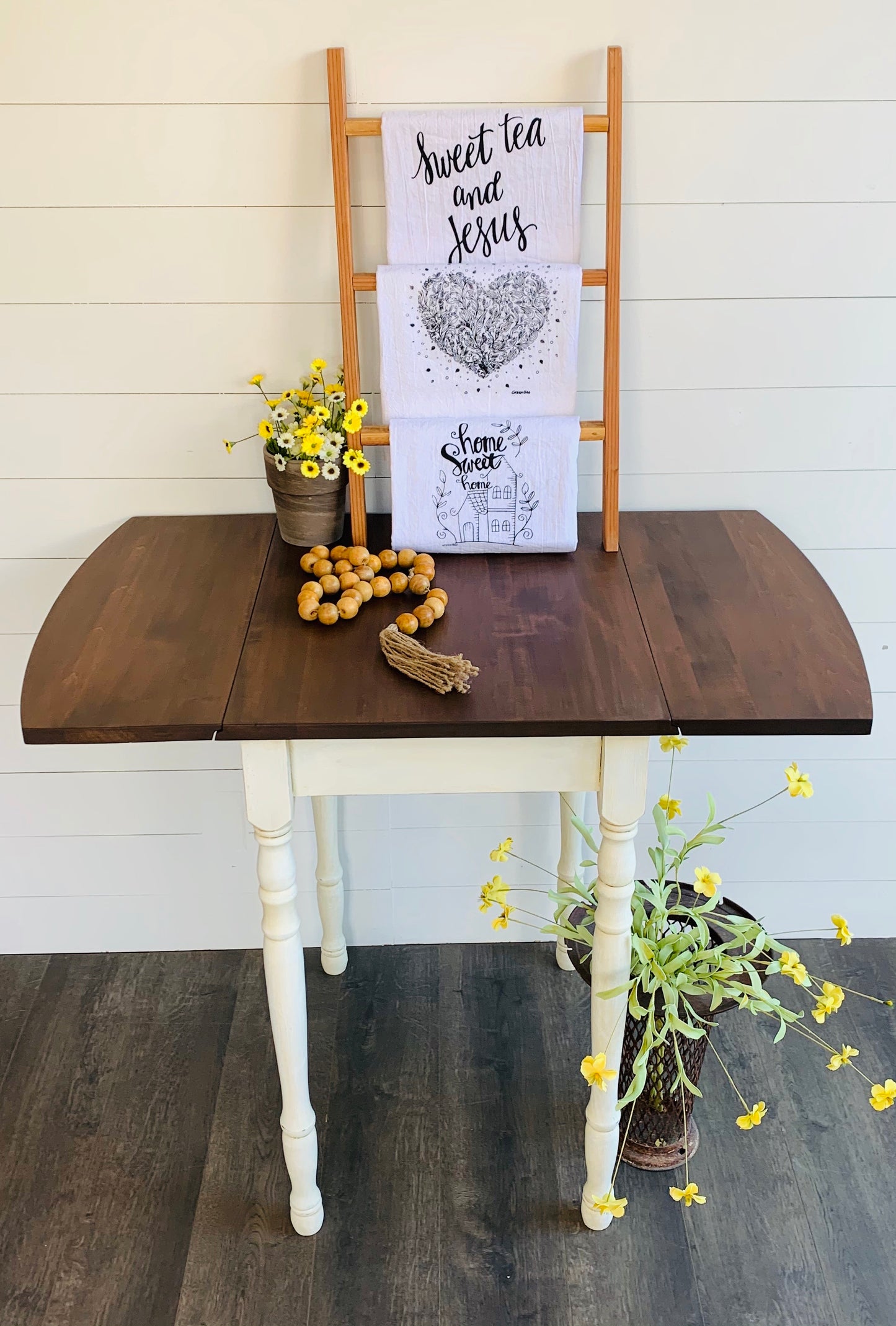 Farmhouse Accent Table - Jo’s Vintage Werks
