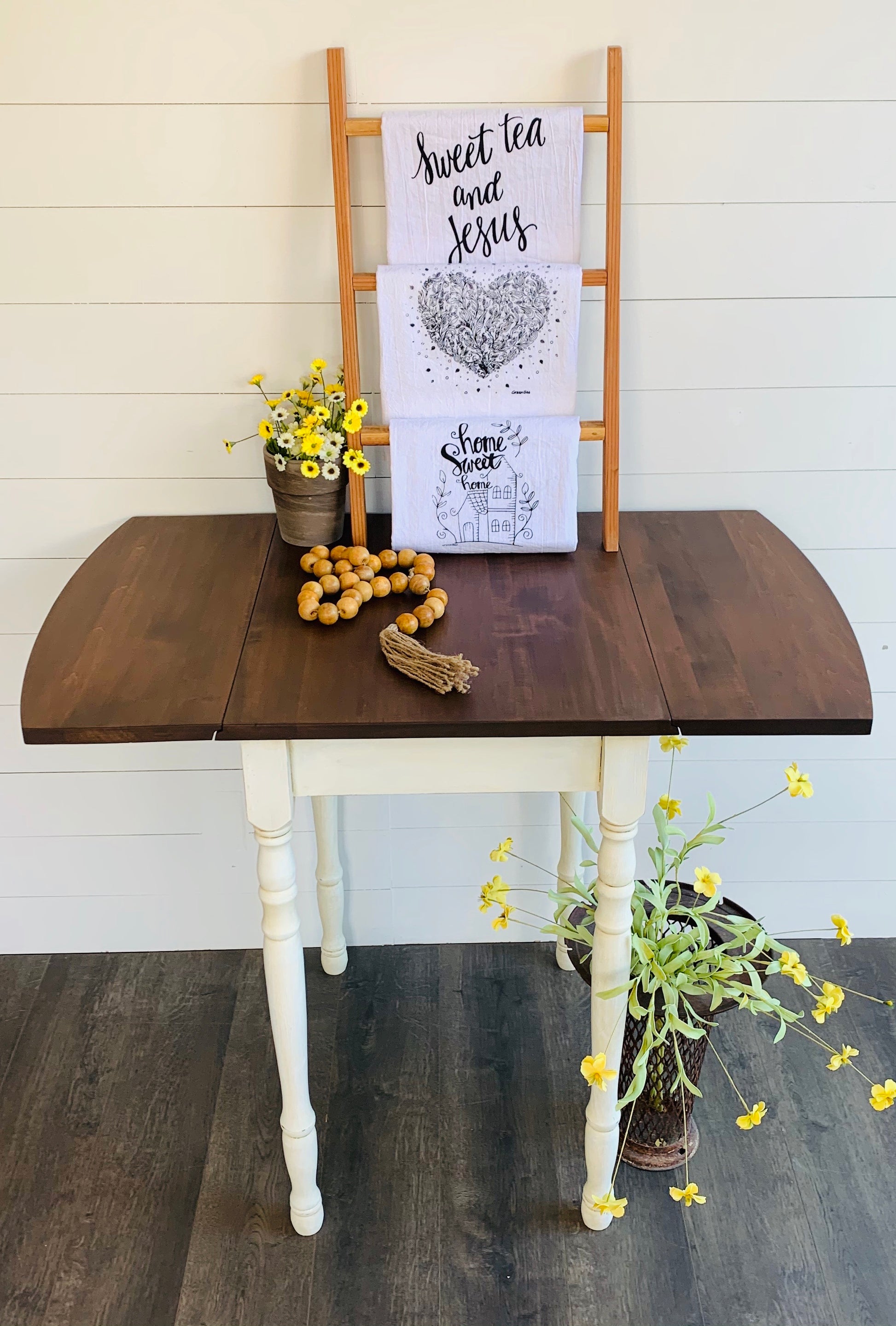 Farmhouse Accent Table - Jo’s Vintage Werks