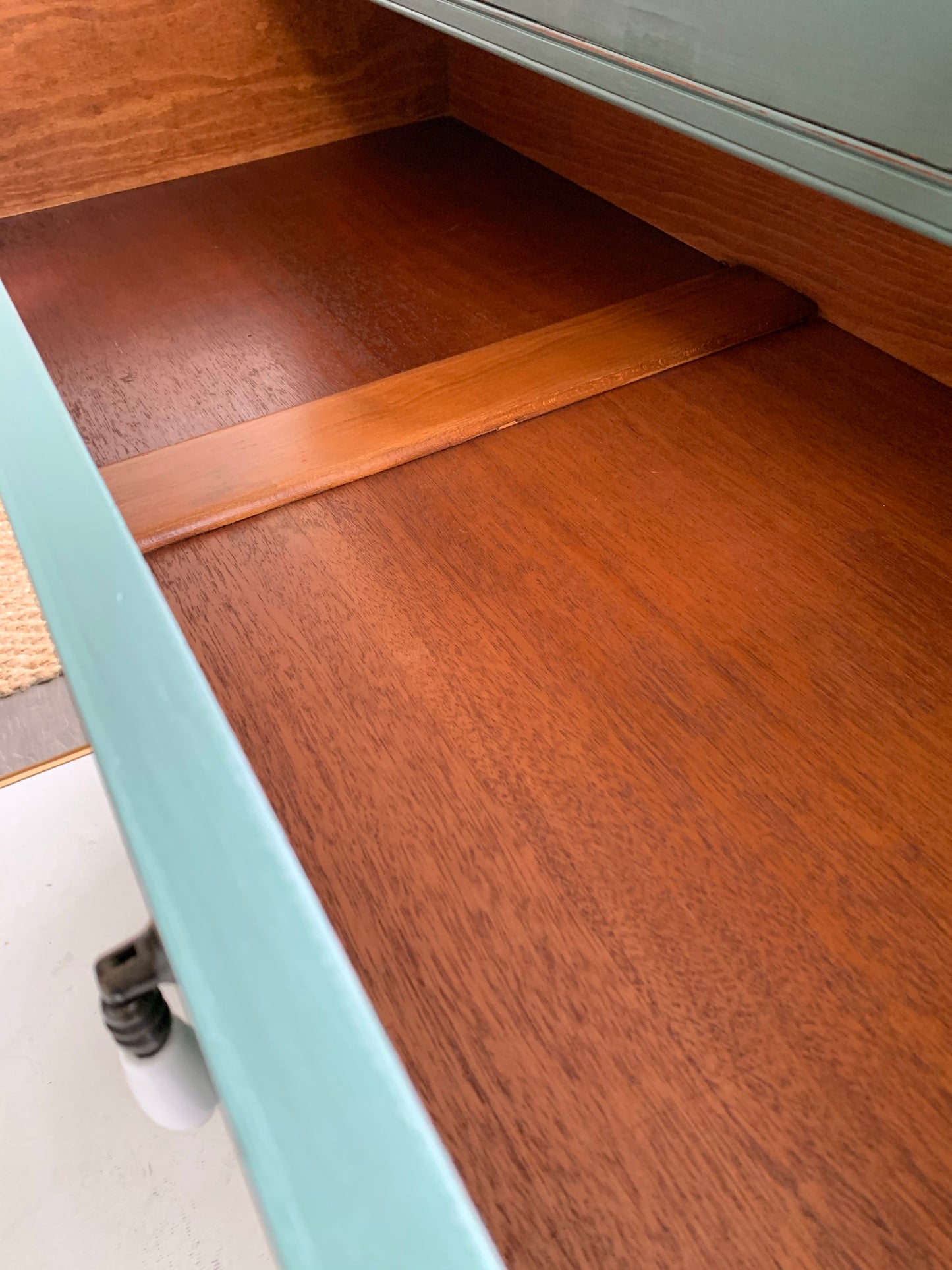 Vintage 2 Drawer Dresser/Table - Jo’s Vintage Werks