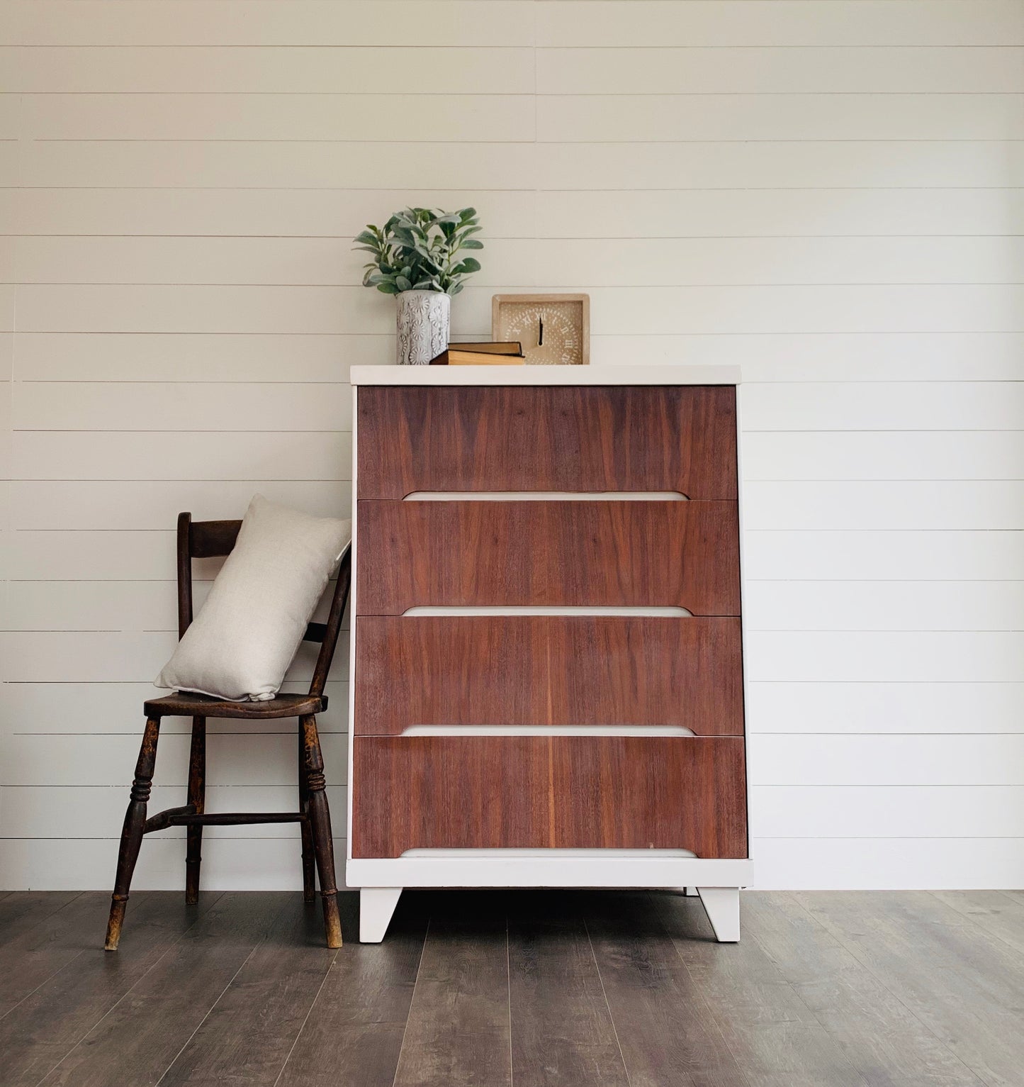 Vintage 4 Drawer Dresser - Jo’s Vintage Werks