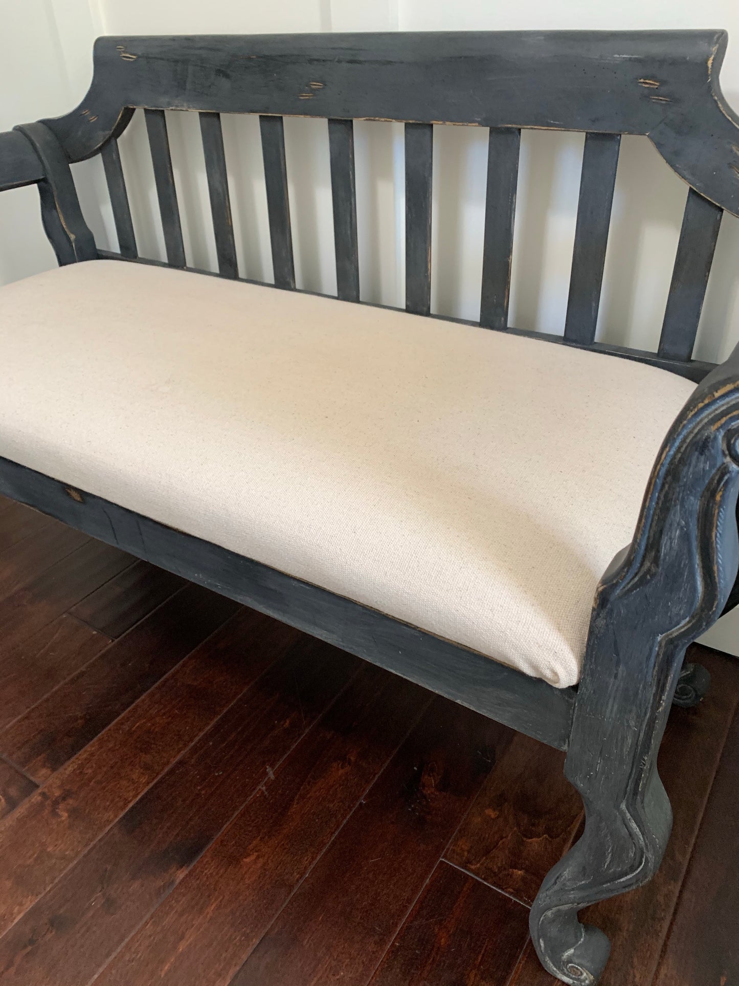 Farmhouse Bench - Jo’s Vintage Werks