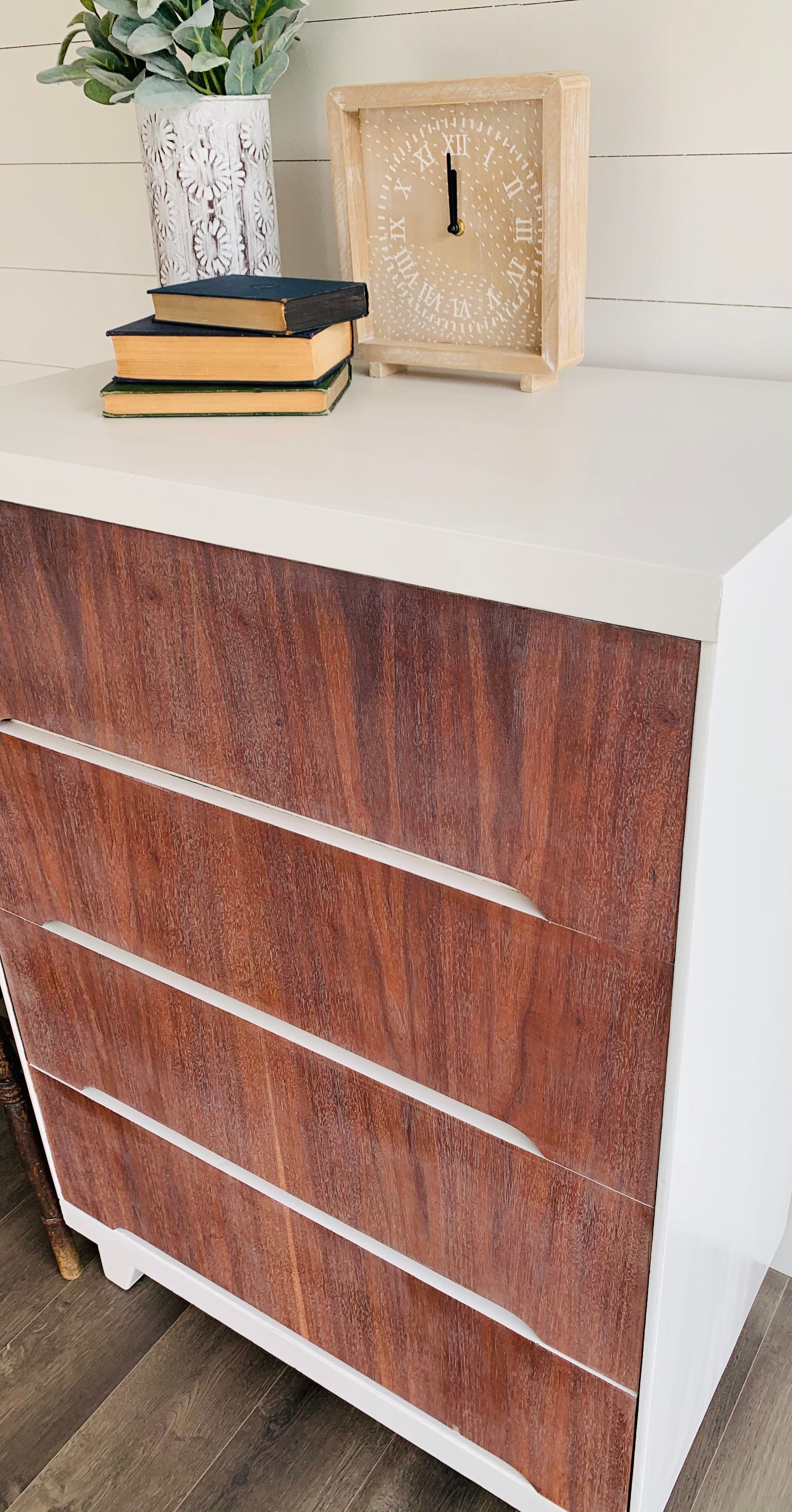 Vintage 4 Drawer Dresser - Jo’s Vintage Werks