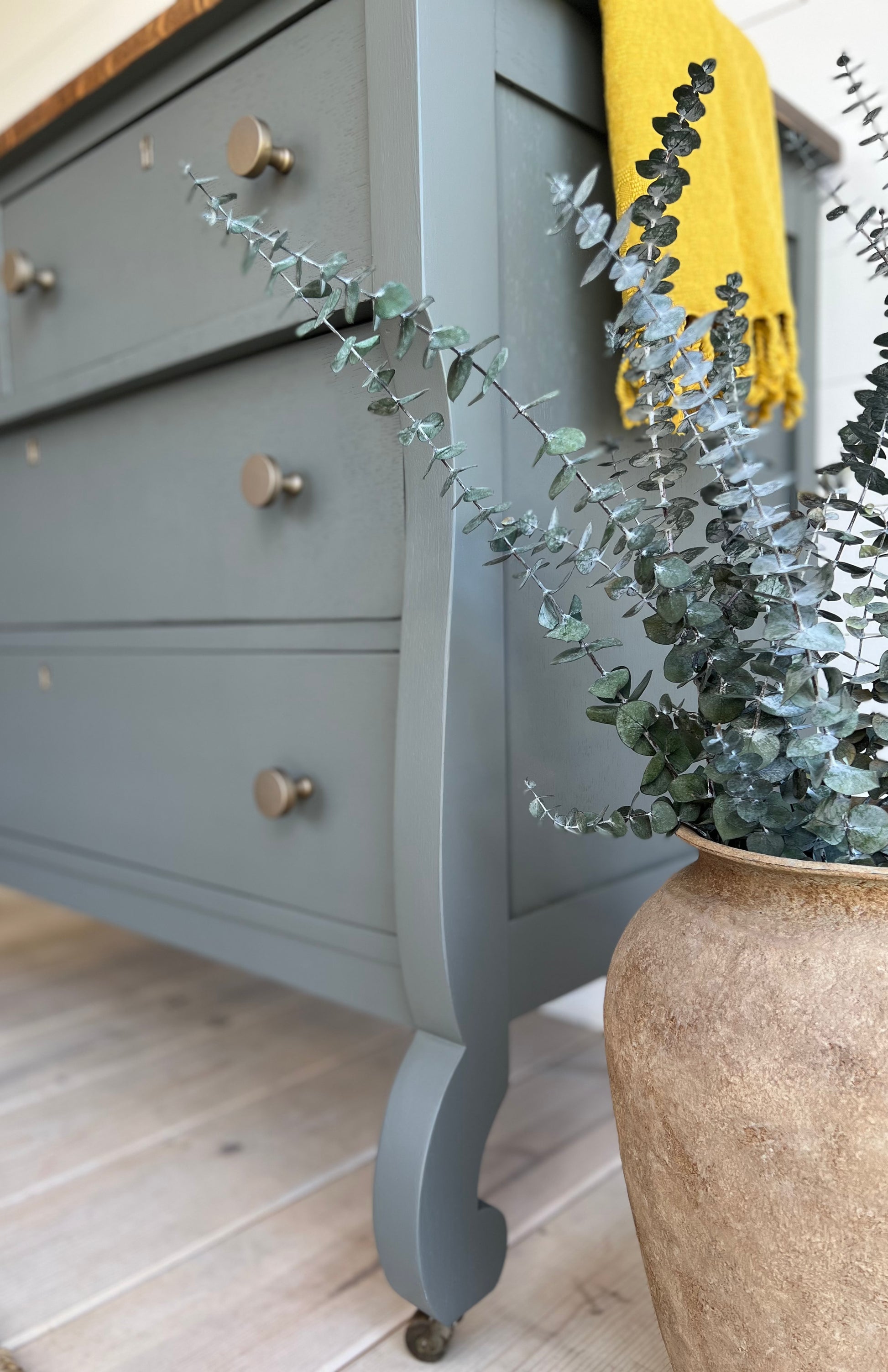 Empire Dresser with 4 Drawers - Jo’s Vintage Werks