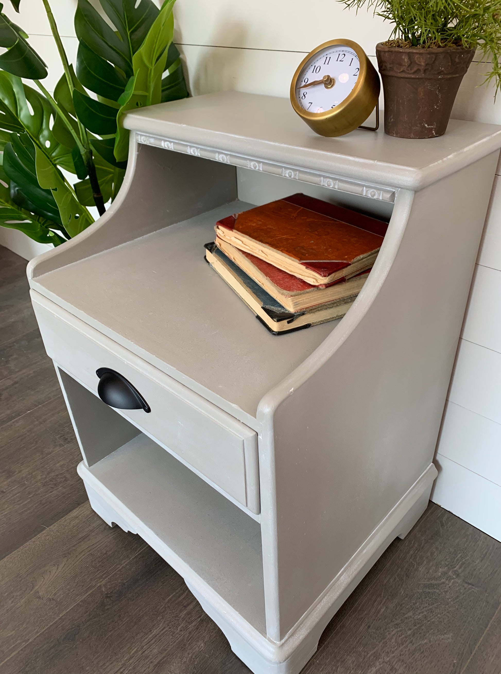 Night Stand - Jo’s Vintage Werks