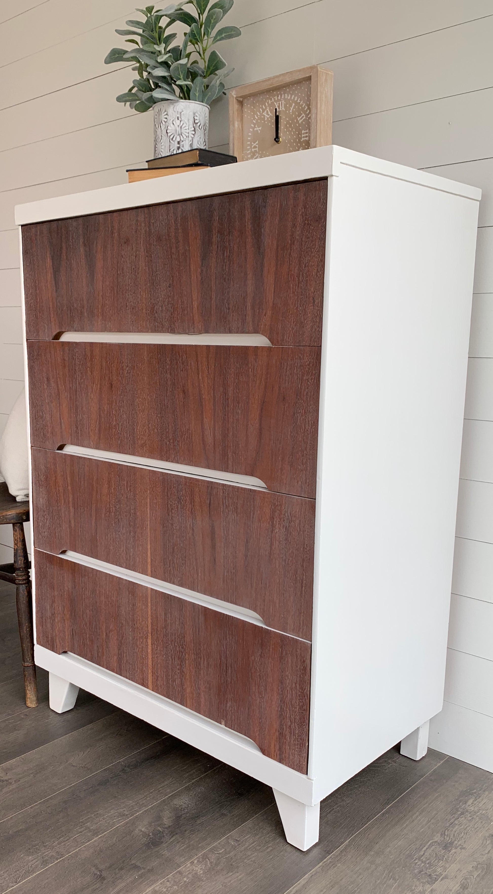 Vintage 4 Drawer Dresser - Jo’s Vintage Werks