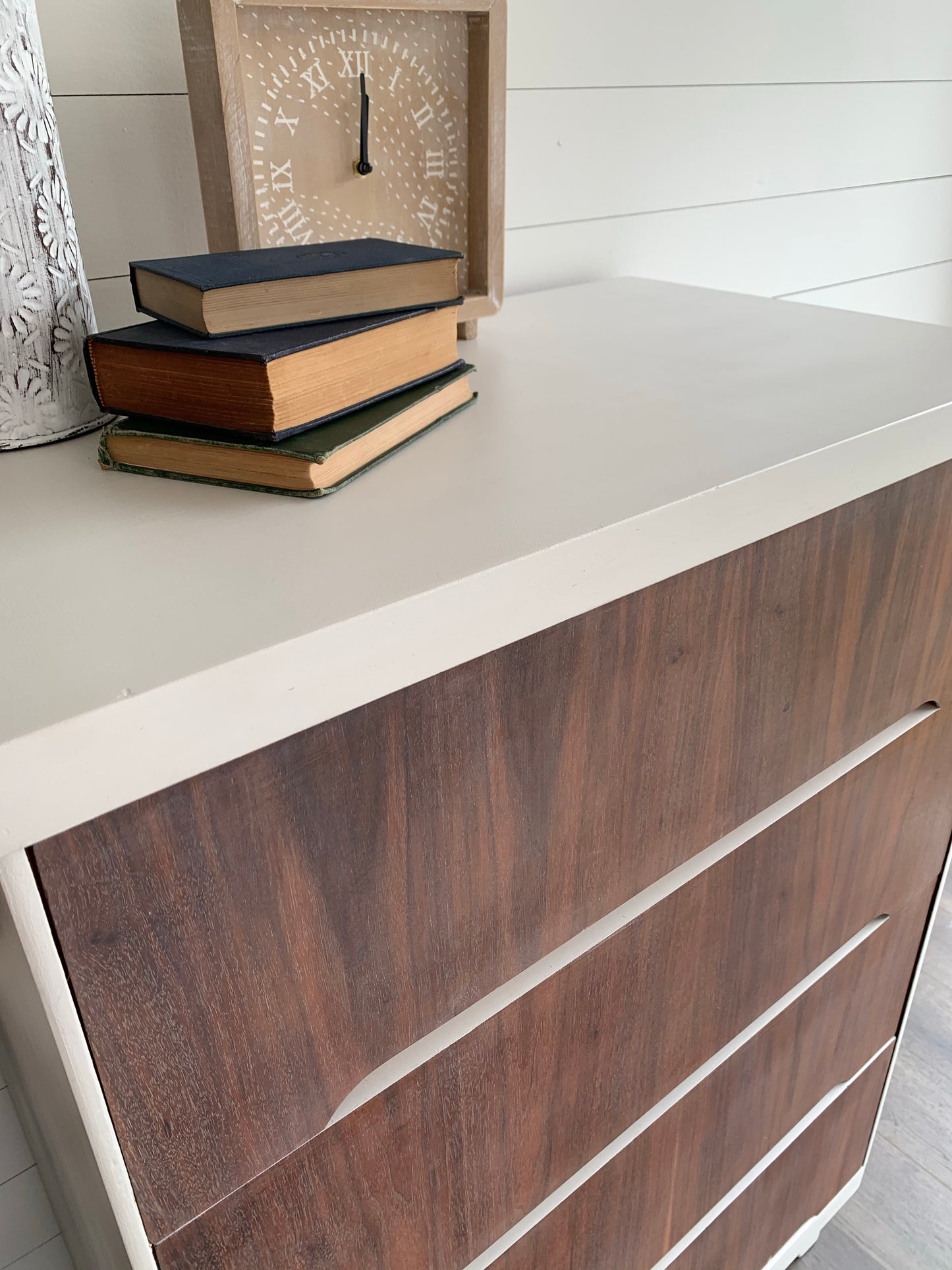 Vintage 4 Drawer Dresser - Jo’s Vintage Werks