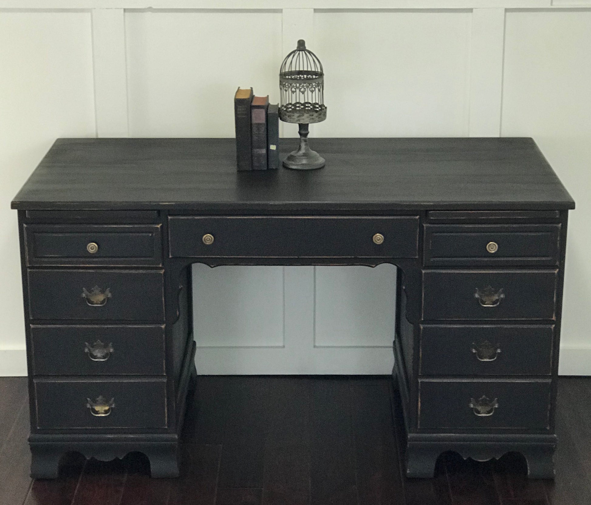 Vintage 7 Drawer Desk with 2 Pull out Shelves - Jo’s Vintage Werks