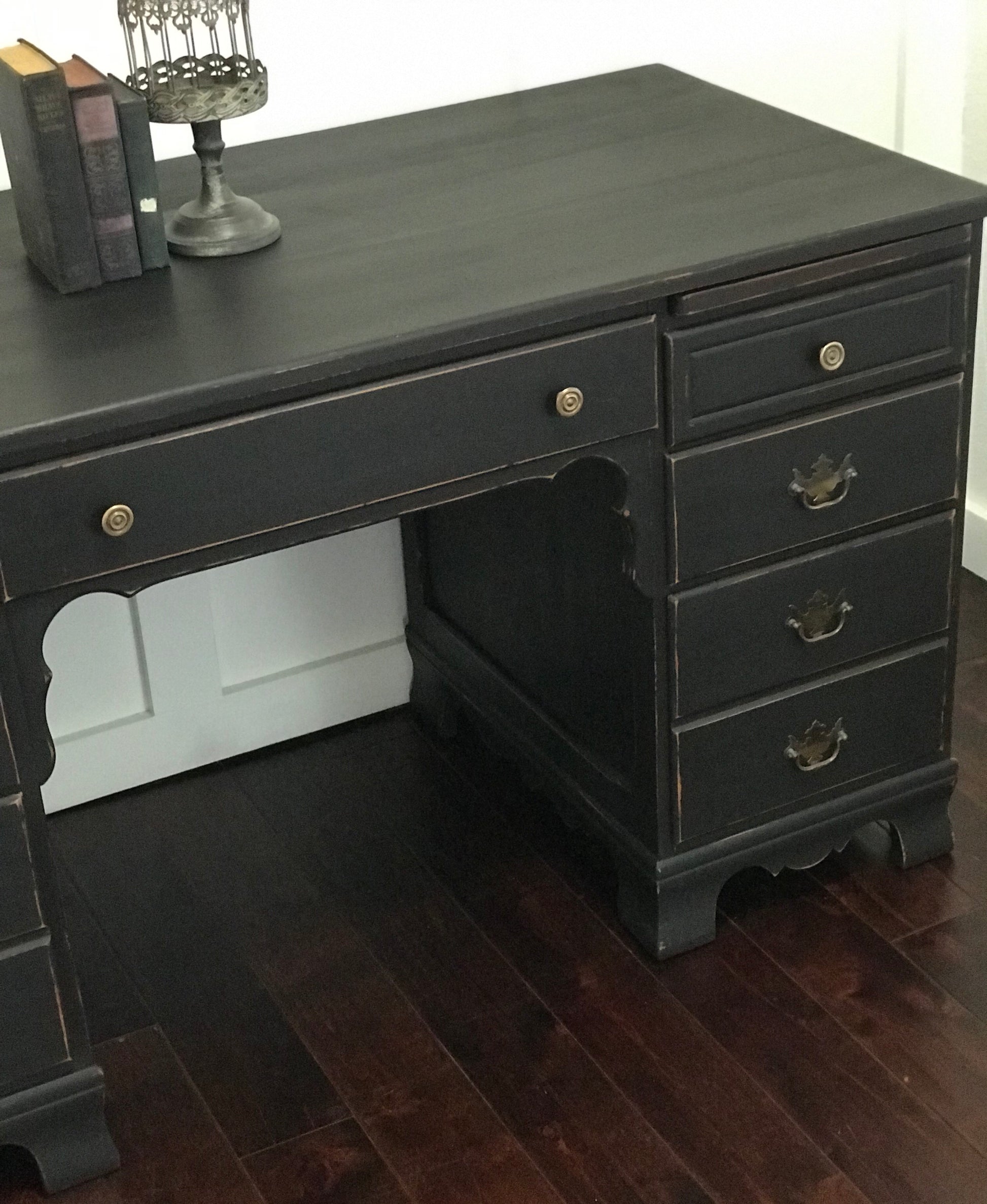 Vintage 7 Drawer Desk with 2 Pull out Shelves - Jo’s Vintage Werks