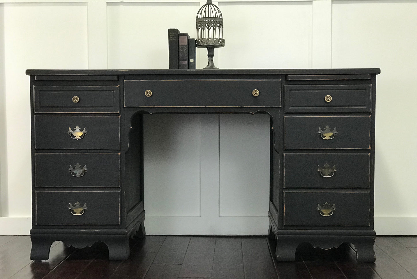 Vintage 7 Drawer Desk with 2 Pull out Shelves - Jo’s Vintage Werks