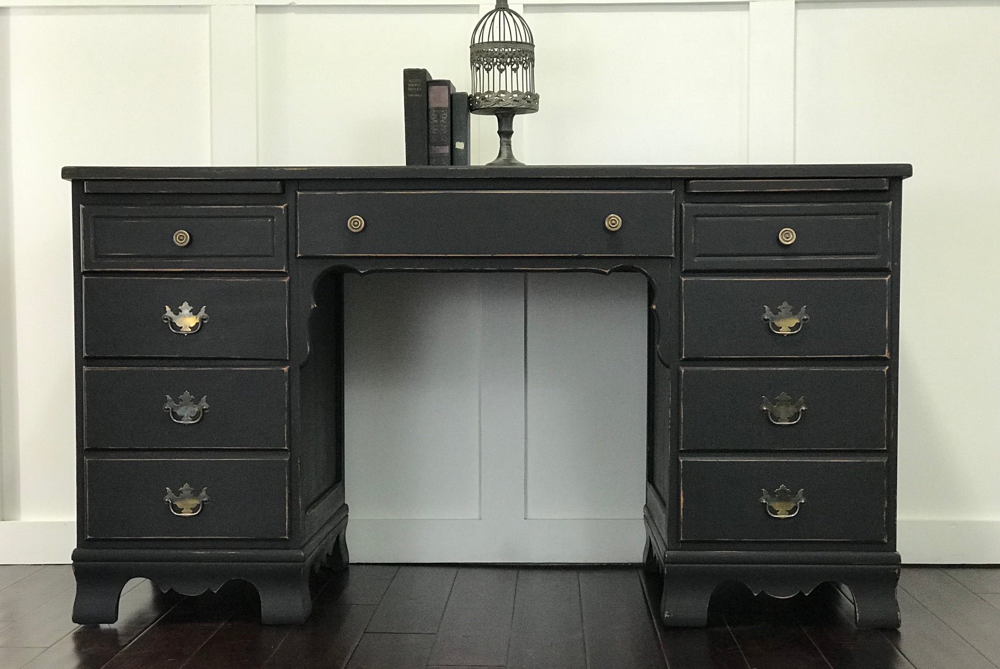 Vintage 7 Drawer Desk with 2 Pull out Shelves - Jo’s Vintage Werks