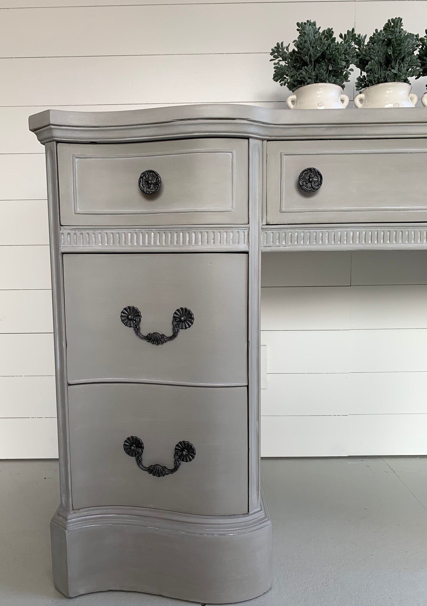 Vintage Desk with 7 Drawers - Jo’s Vintage Werks