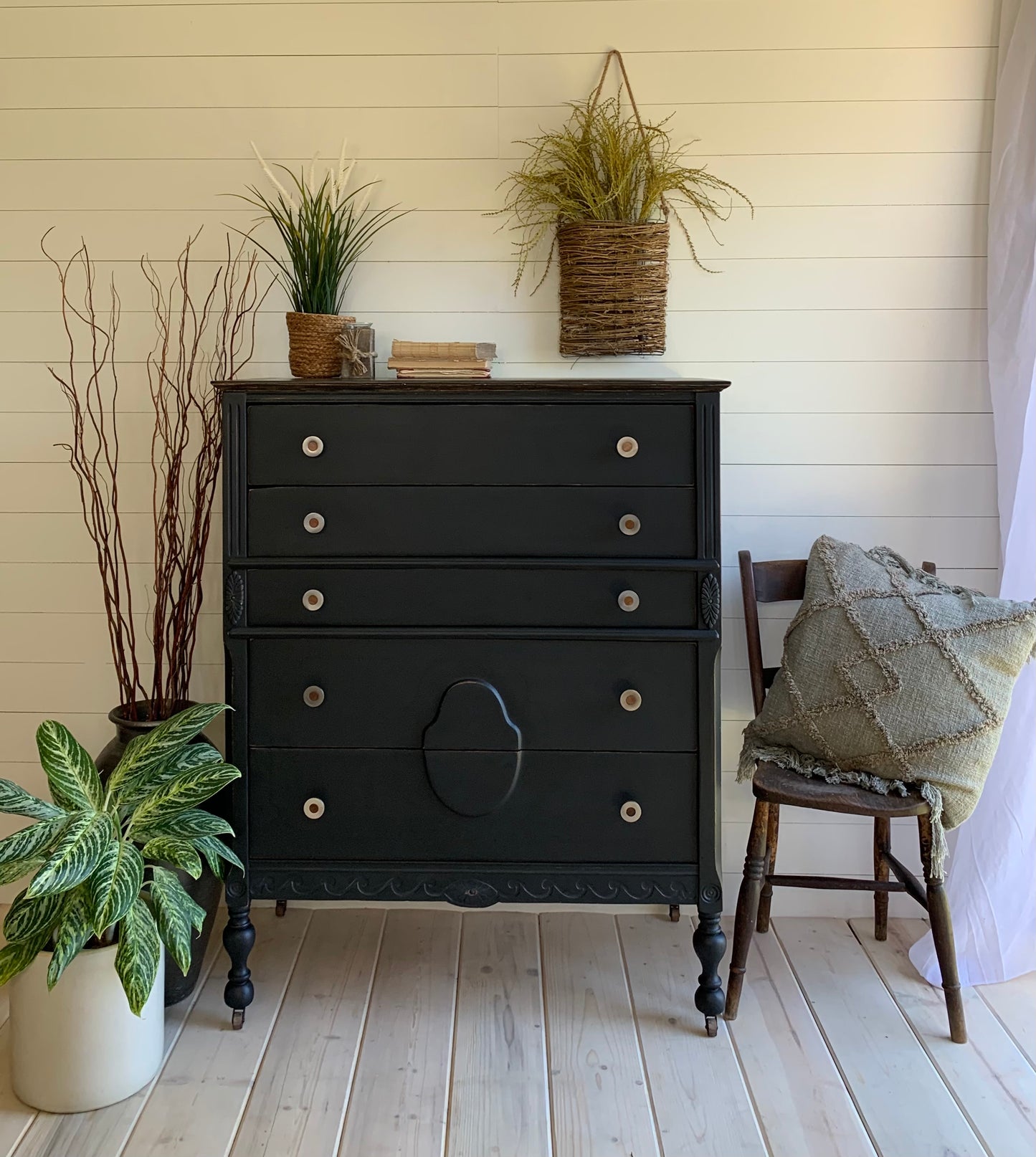 Black 5 Drawer Dresser - Jo’s Vintage Werks