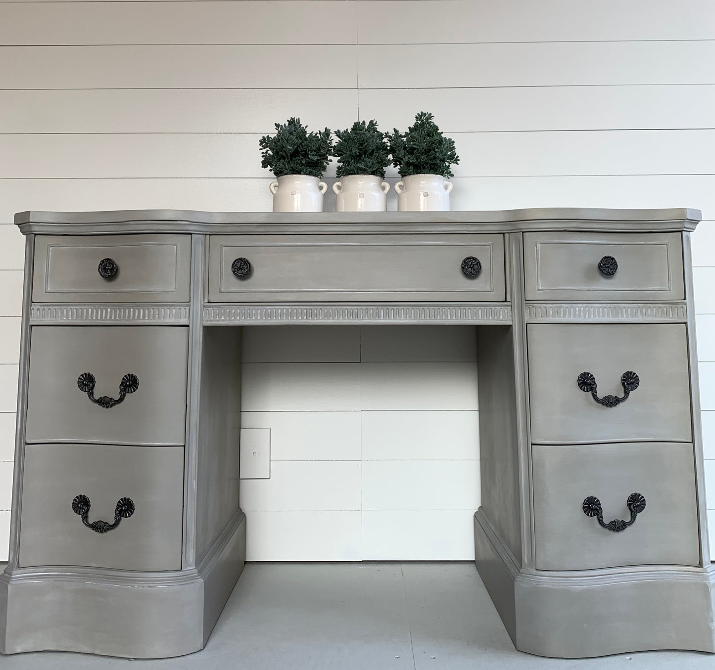 Vintage Desk with 7 Drawers - Jo’s Vintage Werks