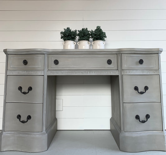 Vintage Desk with 7 Drawers - Jo’s Vintage Werks