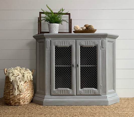 Vintage Cabinet with Shelf - Jo’s Vintage Werks